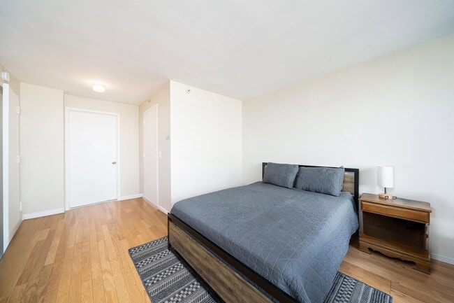 Building Photo - 700 Grove St