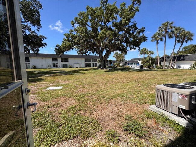 Building Photo - 202 46th St W