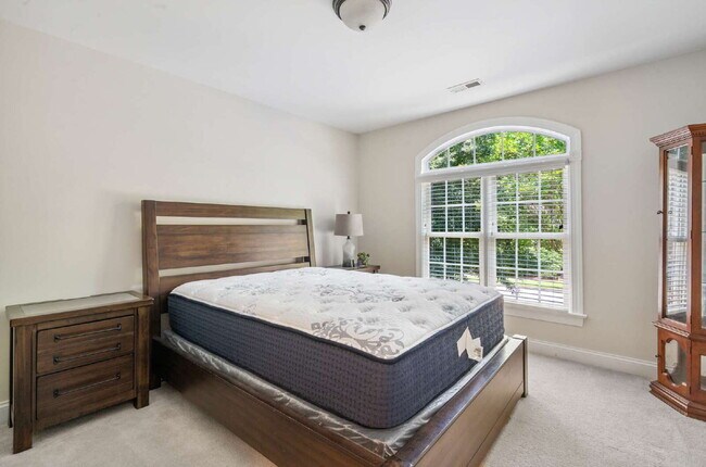 Building Photo - Furnished 4 Bed/3 Full Bath Home in Cary!