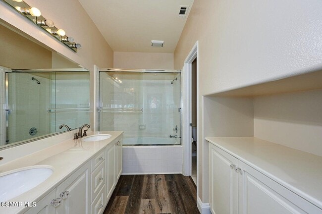 Building Photo - 4827 La Vella Dr