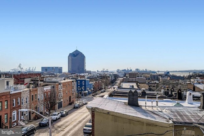 Building Photo - 3143 Dillon St