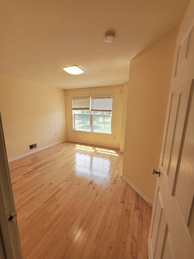 Building Photo - Rare opportunity to reside in the beautifu...