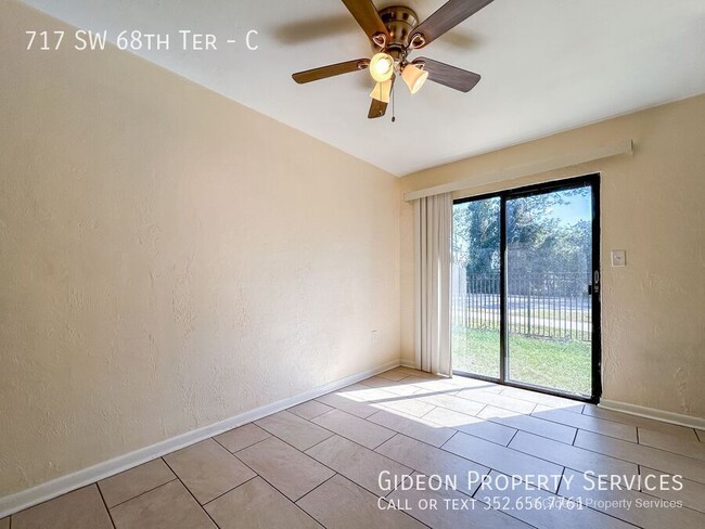 Building Photo - Beautiful 2/1.5 Townhome in Cedar Ridge - ...