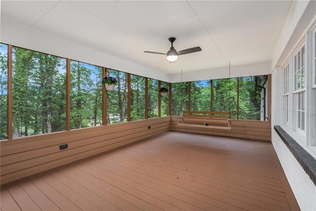 Building Photo - 788 Sherwood Rd N W