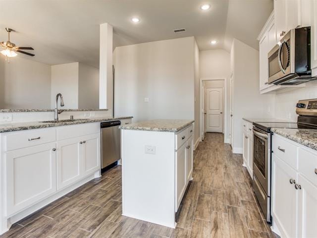 Building Photo - 524 Redbud Dr