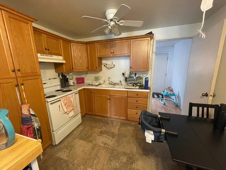 Kitchen - 1766 N 550 W