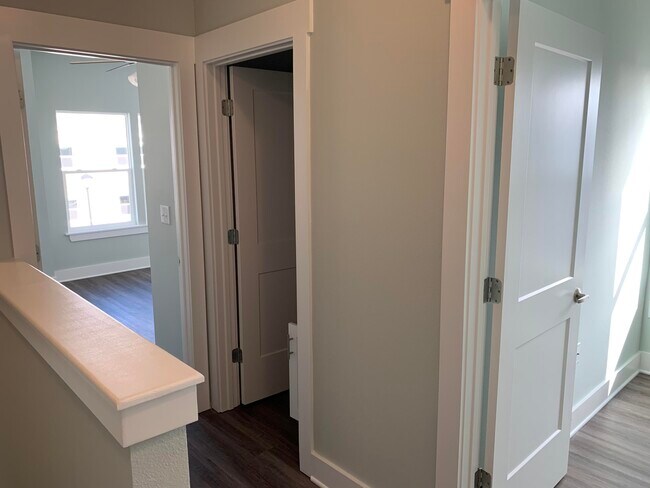 Building Photo - 119 N Sand Palm Rd