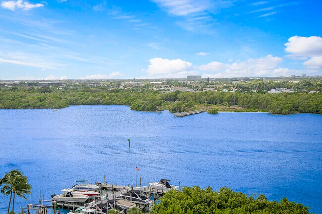 Building Photo - 2121 N Ocean Blvd