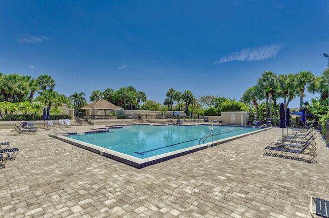 Building Photo - 2401 Marina Isle Way