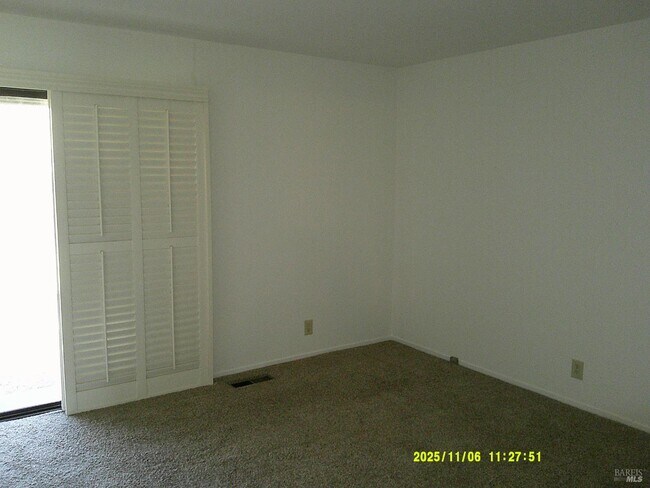 Building Photo - 390 S Almond St