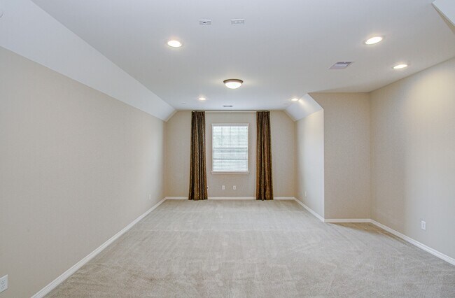 Building Photo - 5711 Avon Landing Ln