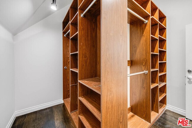 Building Photo - 6457 Surfside Way