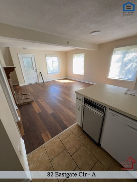 Building Photo - 82 Eastgate Cir