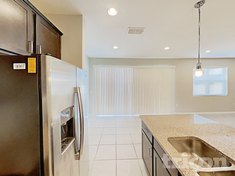 Building Photo - 2038 Sloans Outlook Dr