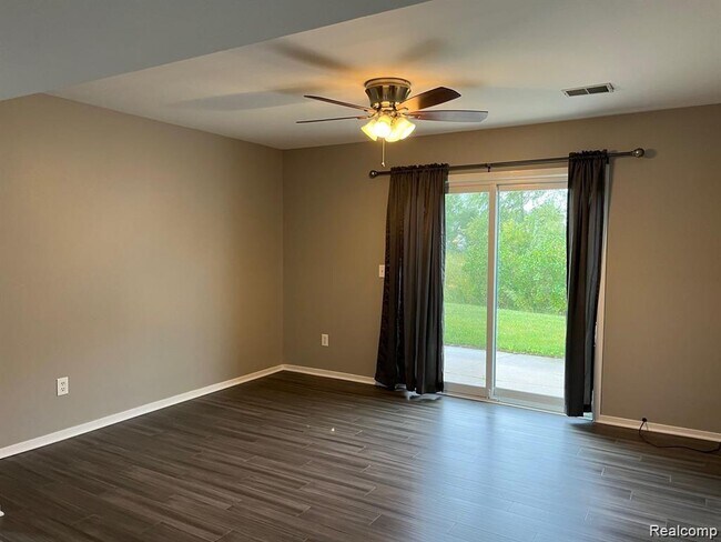 Building Photo - 9529 Greenfield Ct