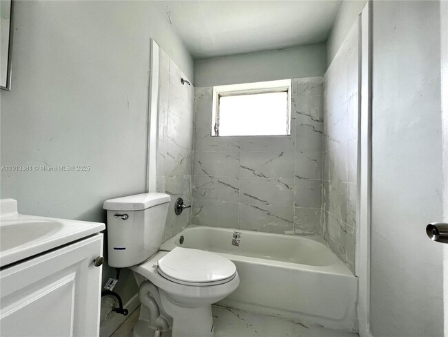 Building Photo - 829 NW 10th St