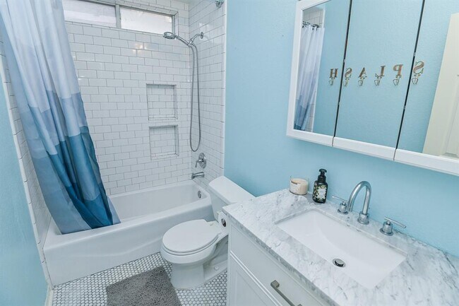Building Photo - 4704 High Creek Ct