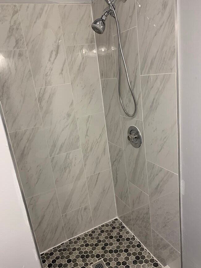 Building Photo - 7 S Morton Ave