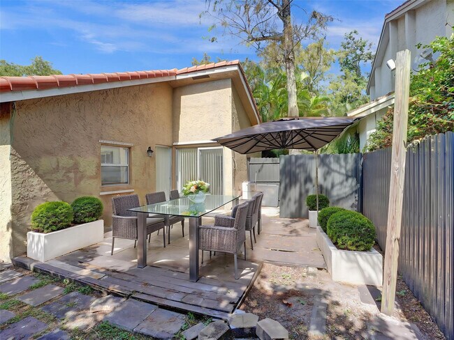 Building Photo - 1257 NW 91st Ave