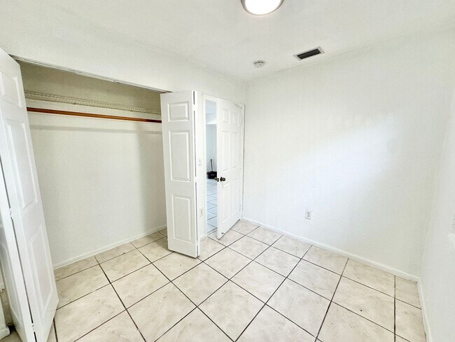 Building Photo - 1278 NW 44th St