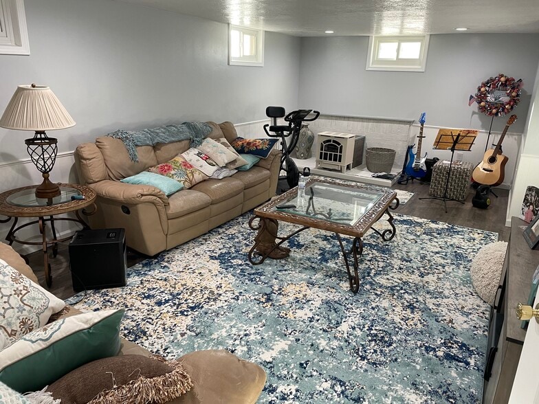 Fully furnished living room - 268 E 9000 S