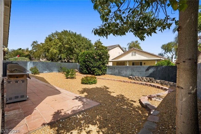 Building Photo - 8824 Iron Hitch Ave