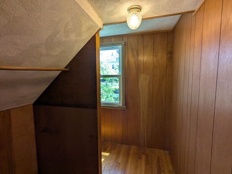 Building Photo - 155 Grove St