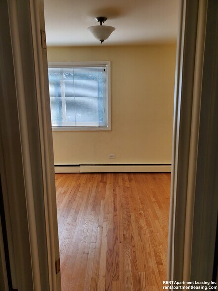 Building Photo - 8504 Waukegan Rd