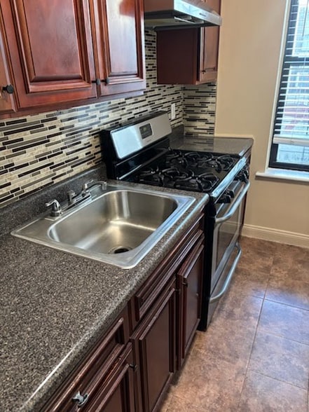 Building Photo - 8814 Bay Pkwy