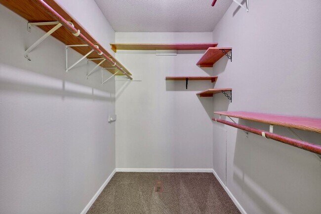 Building Photo - 926 5th Ave N