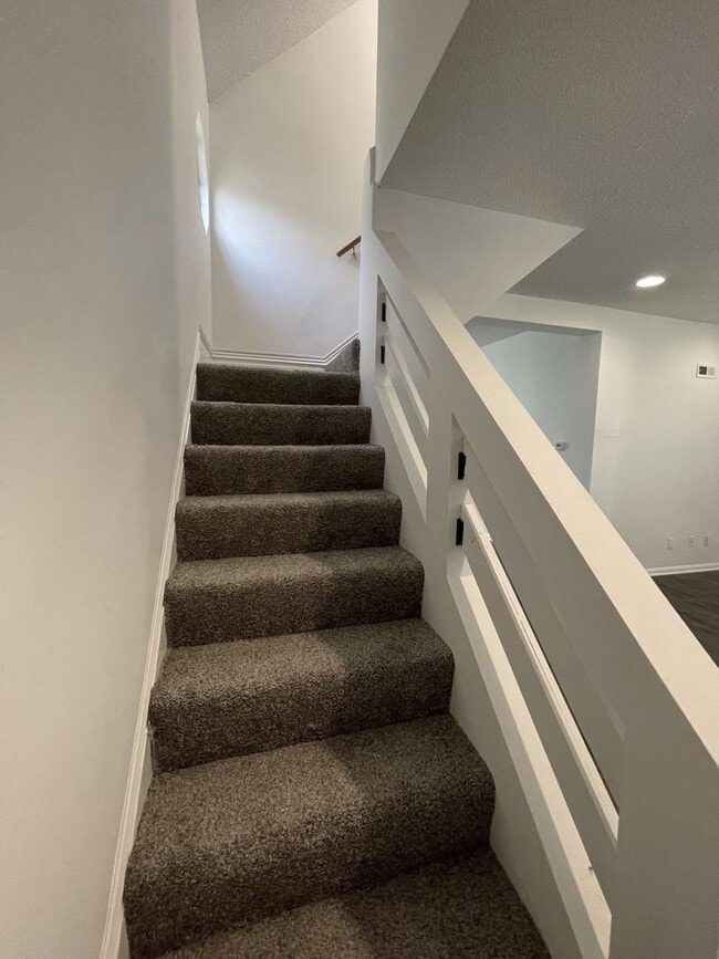 Building Photo - $1975 FOR RENT - SINGLE UPDATED FAMILY HOU...