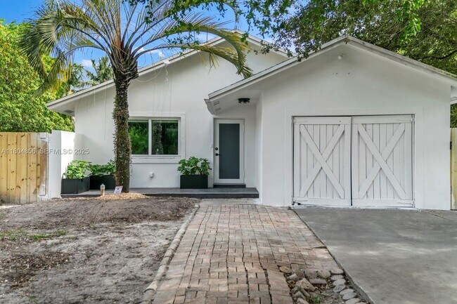 Building Photo - 1631 N 29th Ct