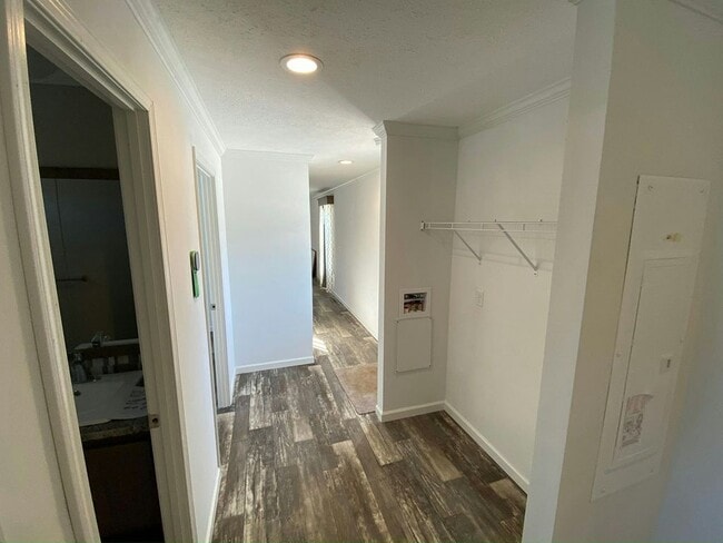 Building Photo - 131 Zimmer Dr W