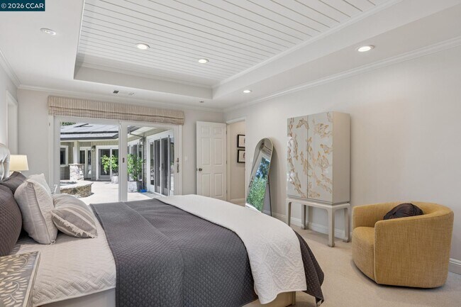 Building Photo - 783 Los Palos Manor