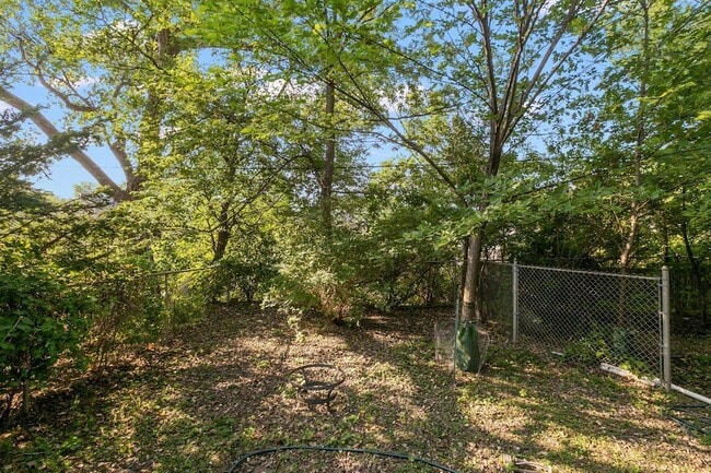 Building Photo - 201 Melbourne Ave SE