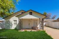 Building Photo - 2032 E Harvard St