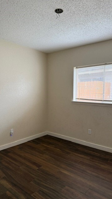 Building Photo - 451 Oakdale Dr