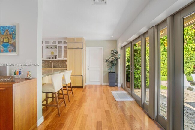 Building Photo - 412 Gerona Ave