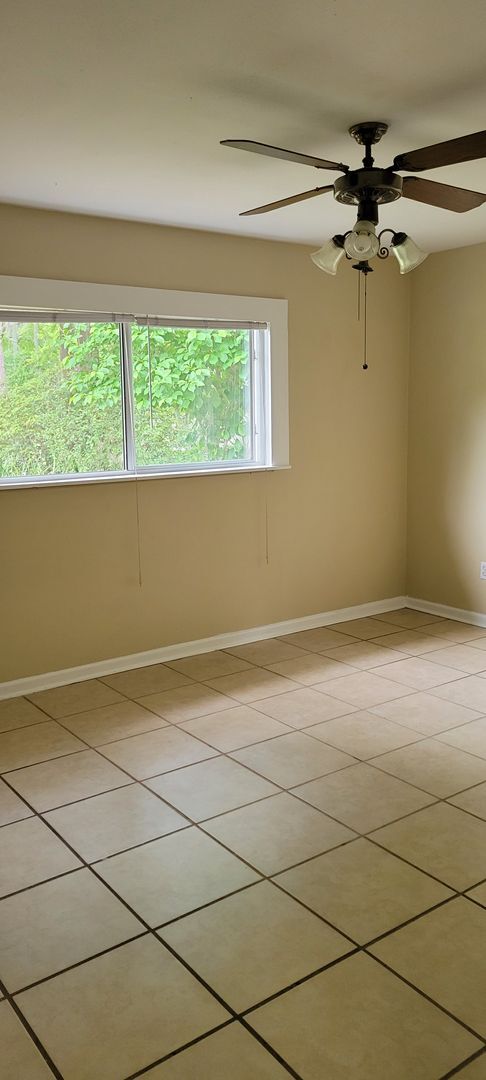 Building Photo - 4/2 (Madison Park) Nice home in quiet neighborhood