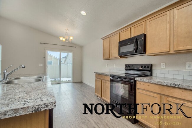 Building Photo - Charming Home for Rent in Caldwell