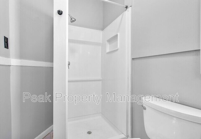 Building Photo - 2901 Ellwood Ave