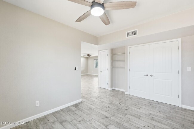 Building Photo - 6491 N Lena Way