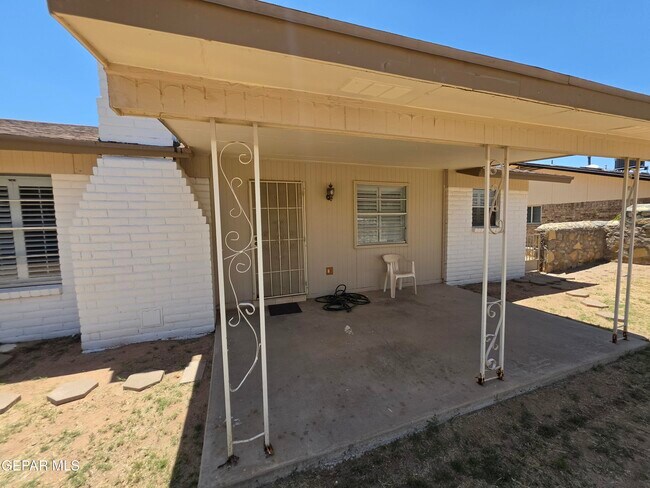 Building Photo - 11229 Pony Soldier Ave