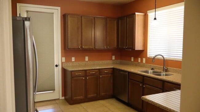 Building Photo - 4 Bedroom