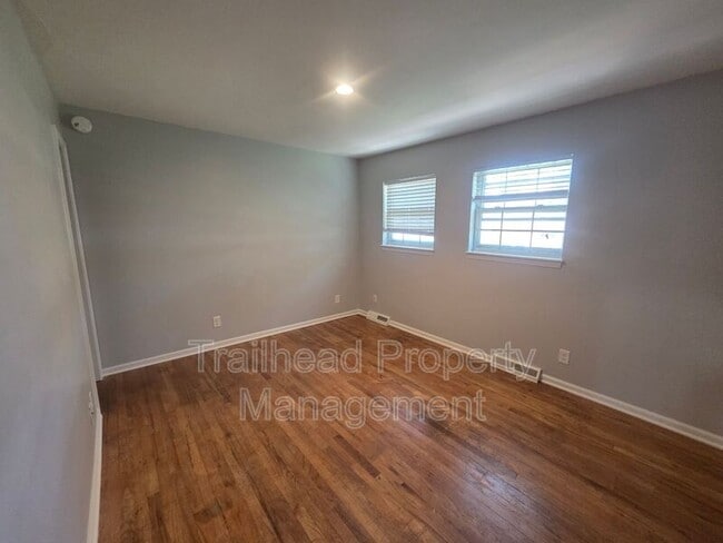 Building Photo - 6238 E 129 St