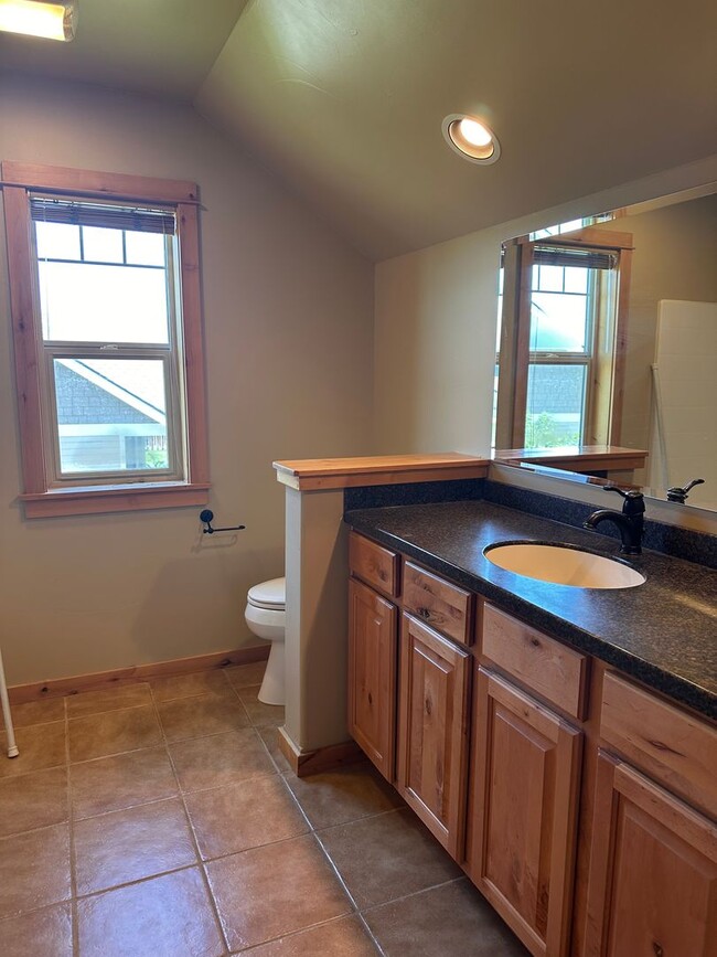 Building Photo - Gorgeous 3 Bedroom Home in Elk Grove Commu...