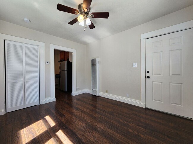 Building Photo - 143 9th St
