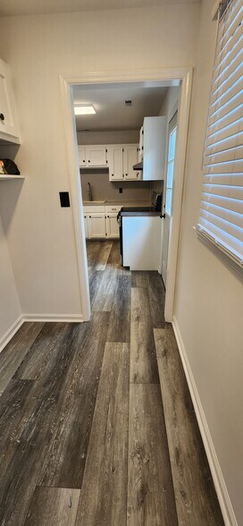 Utility/laundry area - 2110 Twin Ave