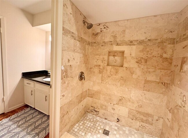 Building Photo - 20313B Sunny Shores Dr
