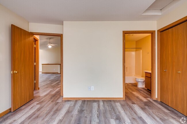Building Photo - Modern 2-Bed/2-Bath Condo Style Apartments Available Now!